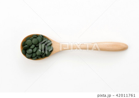 緑色の錠剤 42011761