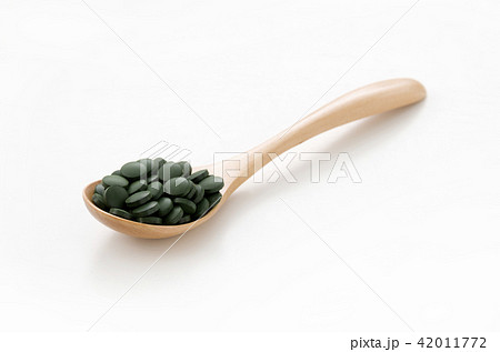 緑色の錠剤 42011772