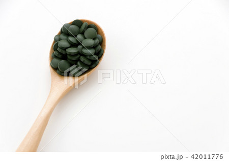 緑色の錠剤 42011776