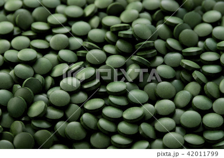 緑色の錠剤 42011799