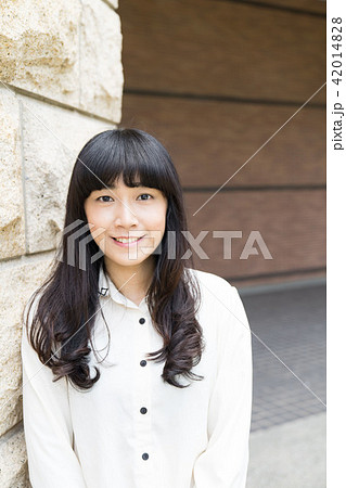女性 メス 女の人 42014828