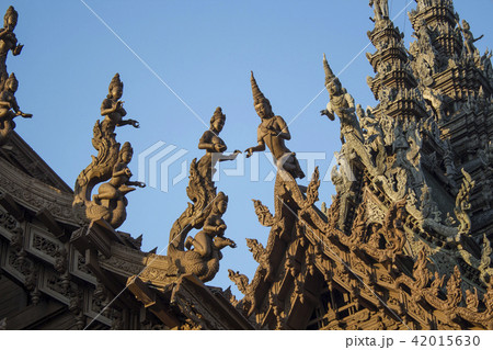 タイのお寺 サンクチュアリー・オブ・トゥルース 42015630