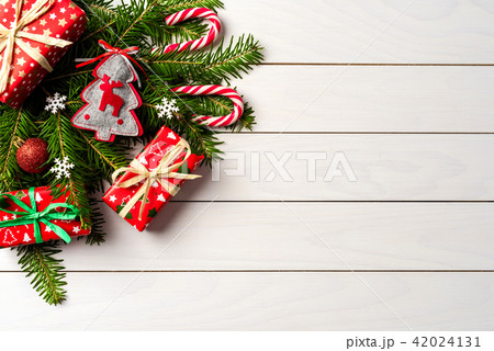 Christmas background with christmas tree Christmas background with christmas tree 42024131