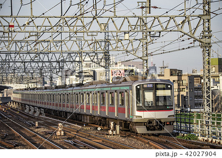 東急 田園都市線 5000系 二子玉川駅 の写真素材