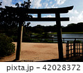 【岡山・後楽園】鳥居と庭園 42028372