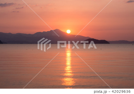 琵琶湖の朝 42029636
