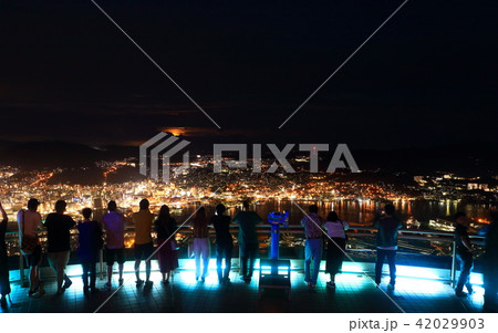 稲佐山からの、夕焼け、夜景、テレビ塔、展望台より撮影。 42029903