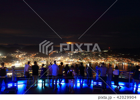 稲佐山からの、夕焼け、夜景、テレビ塔、展望台より撮影。 42029904