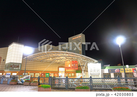 夜のJR長崎駅　長崎県長崎市 42030803