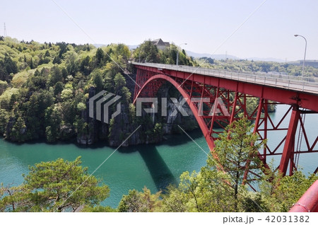 木曽川に架かる恵那峡大橋の写真素材 4313