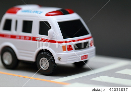 救急車 (レスキュー 緊急車両 交差点 玩具 おもちゃ オモチャ 特殊車両