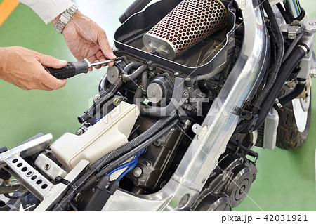 大型バイクの整備 42031921