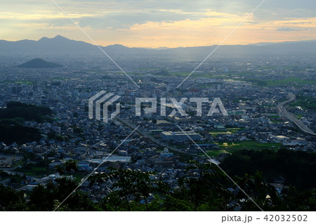 奈良の夕景(奈良県桜井市) 奈良の夕景(奈良県桜井市) 42032502