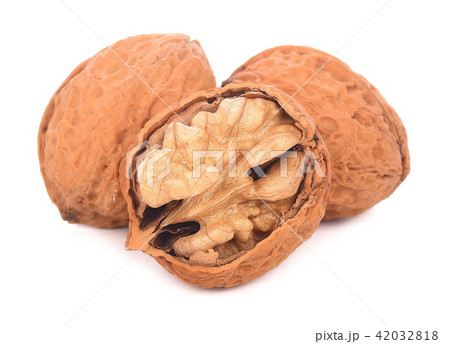 Walnuts isolated on white background Walnuts isolated on white background 42032818