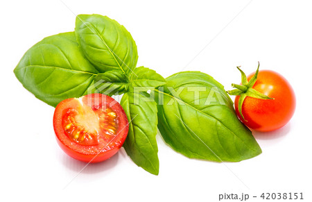 Red cherry tomatoe isolated Red cherry tomatoe isolated 42038151