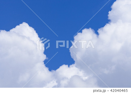 湧き上がる雲 42040465