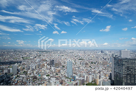 東京風景・青空と地平線・新宿から望む北西方面　新宿区　中野区　杉並区 42040497