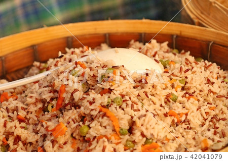 steamed sticky rice at market 42041079