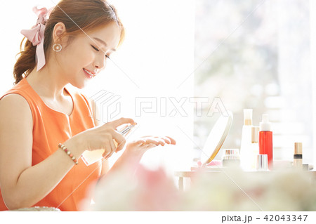女性　ビューティーイメージ 42043347