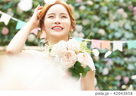 女性　ブライダルイメージ 42043658