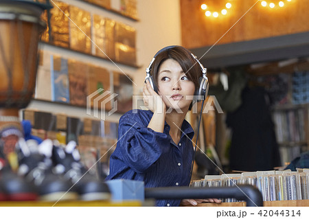 レコード屋 女性 ポートレート レコード屋 女性 ポートレート 42044314