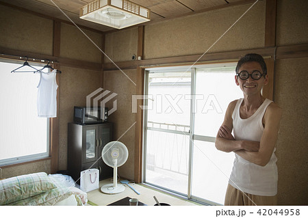 ぼろアパートの住人 ぼろアパートの住人 42044958