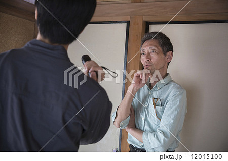 大家さんと業者 42045100