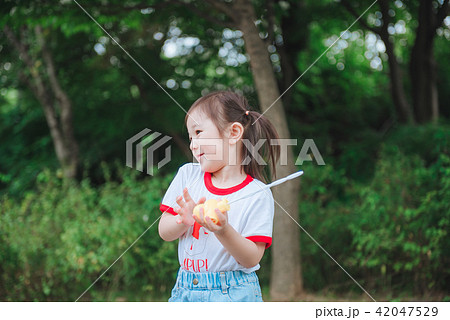 子供 女性 女 42047529