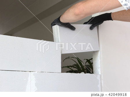 Building a small wall 42049918