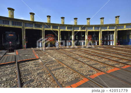 ガレージ 車庫 整備工場 42051779