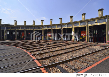 ガレージ 車庫 整備工場 42051788