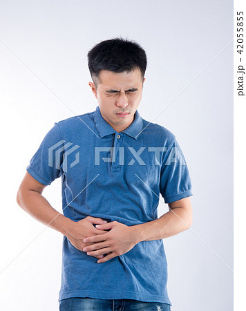 腹痛 胃痛 苦悩 42055855