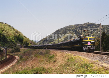 1994年　疋田ループ線を行くEF81113寝台特急トワイライトエクスプレス 42056758
