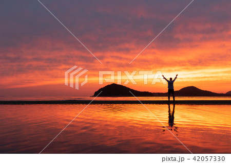 父母ヶ浜（ちちぶがはま） -日本のウユニ塩湖とも呼ばれる瀬戸内海の天空の鏡- 42057330