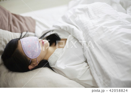 女性 女 女の子 42058824