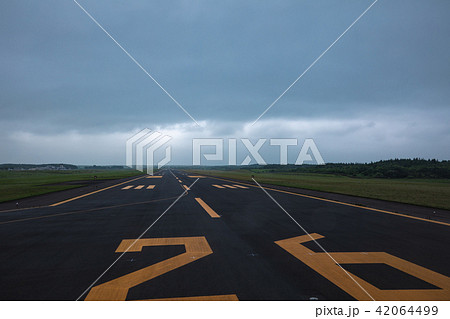 Runway26 42064499