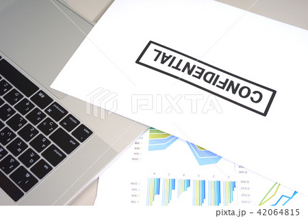 ビジネスシーン　機密　社外秘 42064815