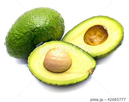 Avocado isolated on white 42065777