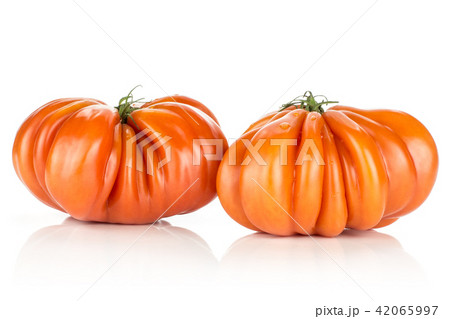 Fresh Raw Beef Tomato isolated on white 42065997