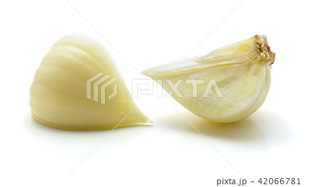Fresh chinese garlic isolated on white 42066781