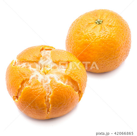 Fresh clementine isolated on white 42066865