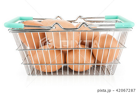 Fresh Chicken Egg isolated on white Fresh Chicken Egg isolated on white 42067287