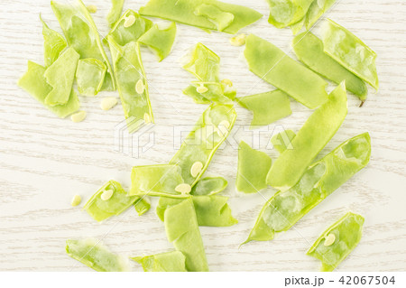 Fresh Flat Green Bean on grey wood 42067504
