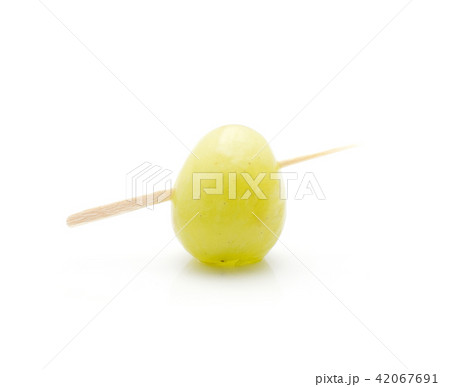 Green grape isolated on white 42067691