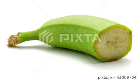 Fresh raw plantain isolated on white 42069704