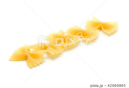 Raw fresh farfalle isolated on white 42069865