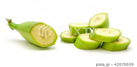 Fresh raw plantain isolated on white 42070039