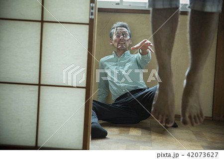 自殺を発見する大家さん 42073627