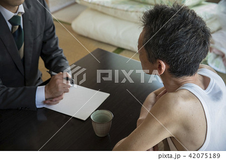 ケースワーカー 42075189