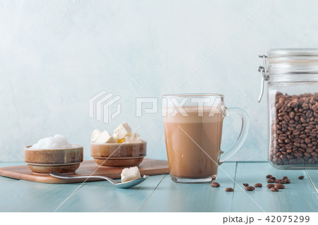 Bulletproof coffee, blended with organic butter 42075299